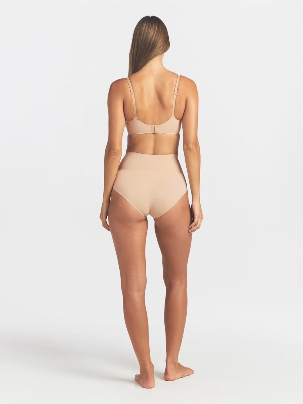 SKIMS Smoothing Intimates Unlined Minimizer Bra - Color: CLAY - Picture 2 of 16